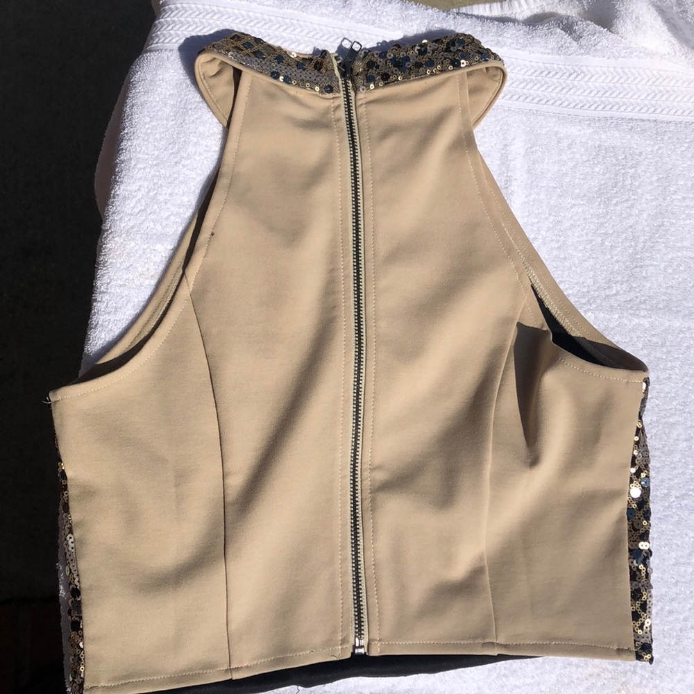 Halter Top - Picture 3 of 3